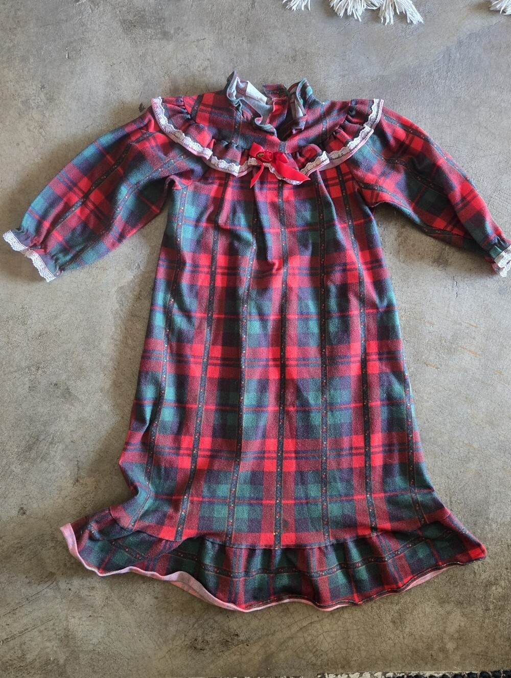 2 For $15 Vintage 80s Red and Green Plaid Girls Nightgown Ruffle Collar 4 5